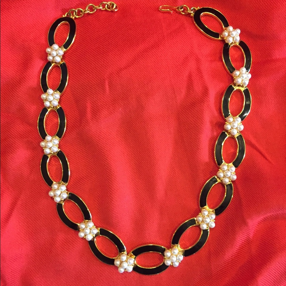 Women's Black and White Necklace
